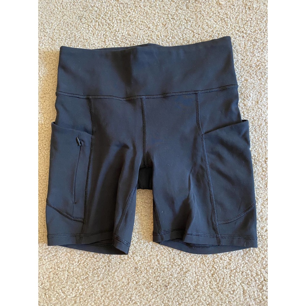 Athleta Women's Small All in 7" Short Black